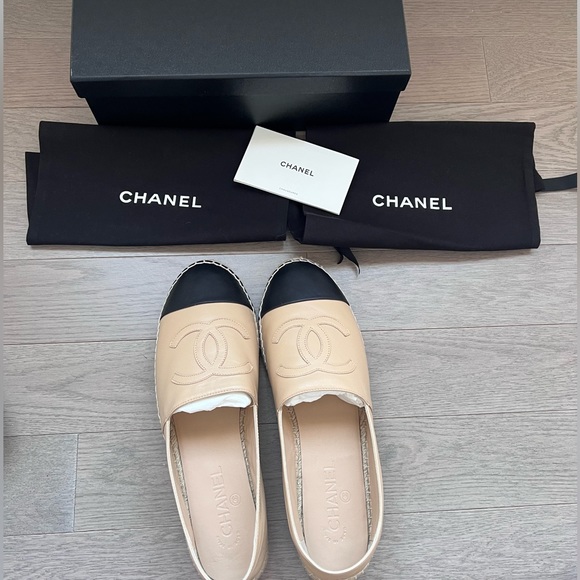 **SOLD** Chanel espadrilles - Picture 1 of 10
